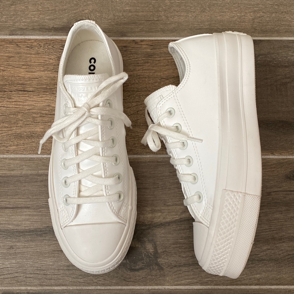 Converse White Faux Leather Chuck Taylor Platform Sneakers Size 7